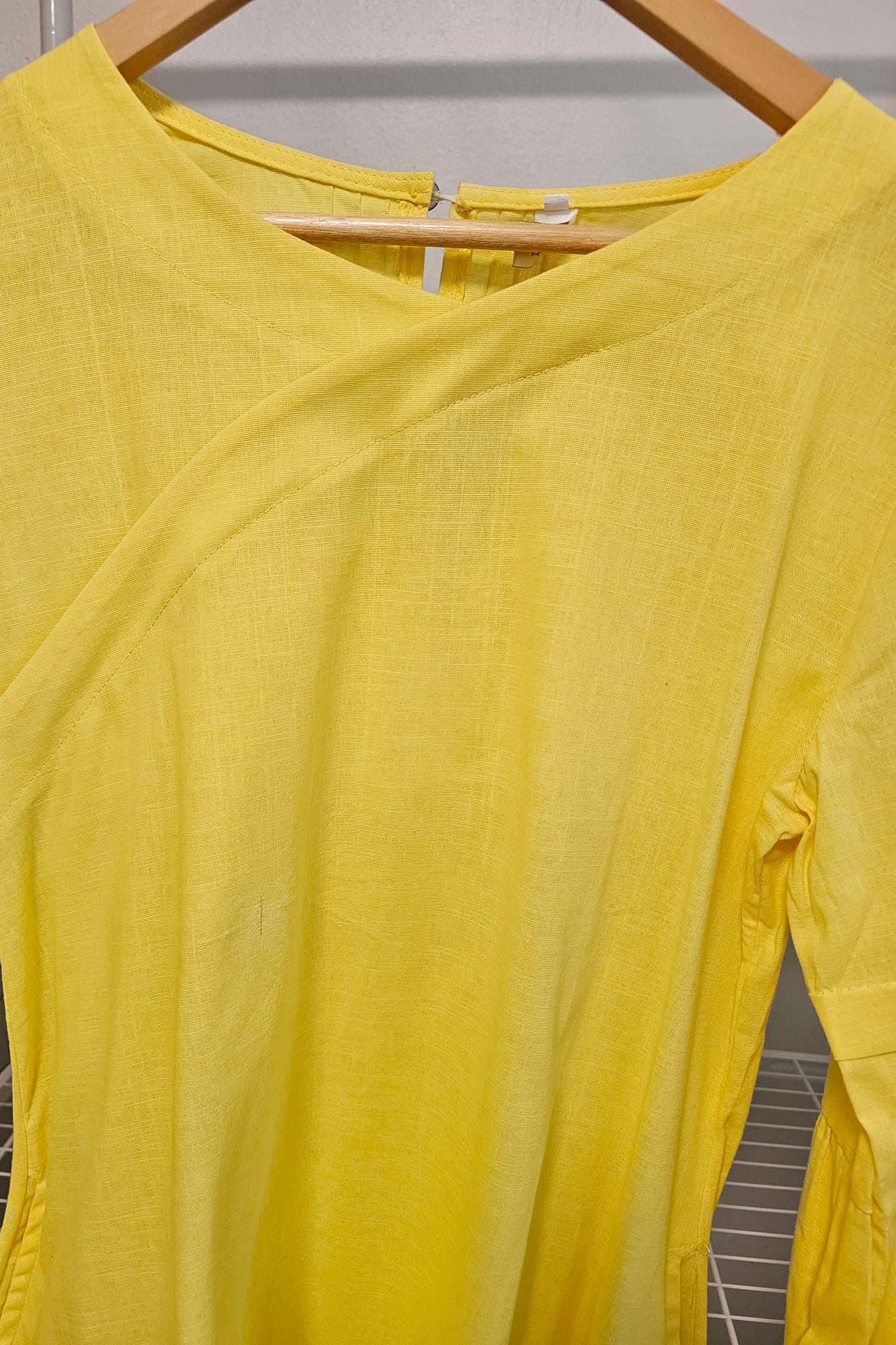 เสื้อฝ้ายทรงแขนระฆัง