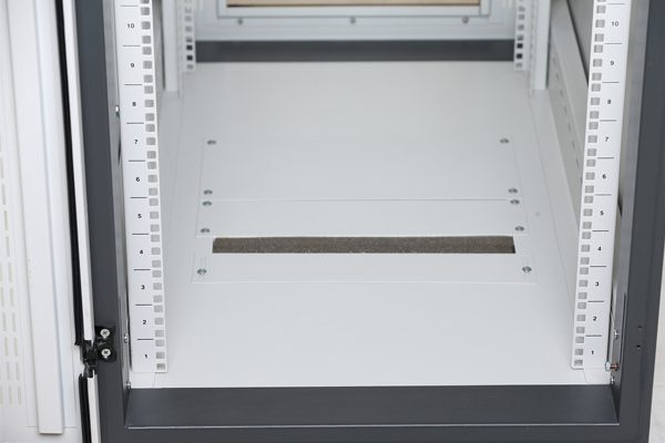 FR-6627 FR 19" PERFORATION EXPORT SERVER RACK 27U (60x60 cm.) สูง 139 cm.