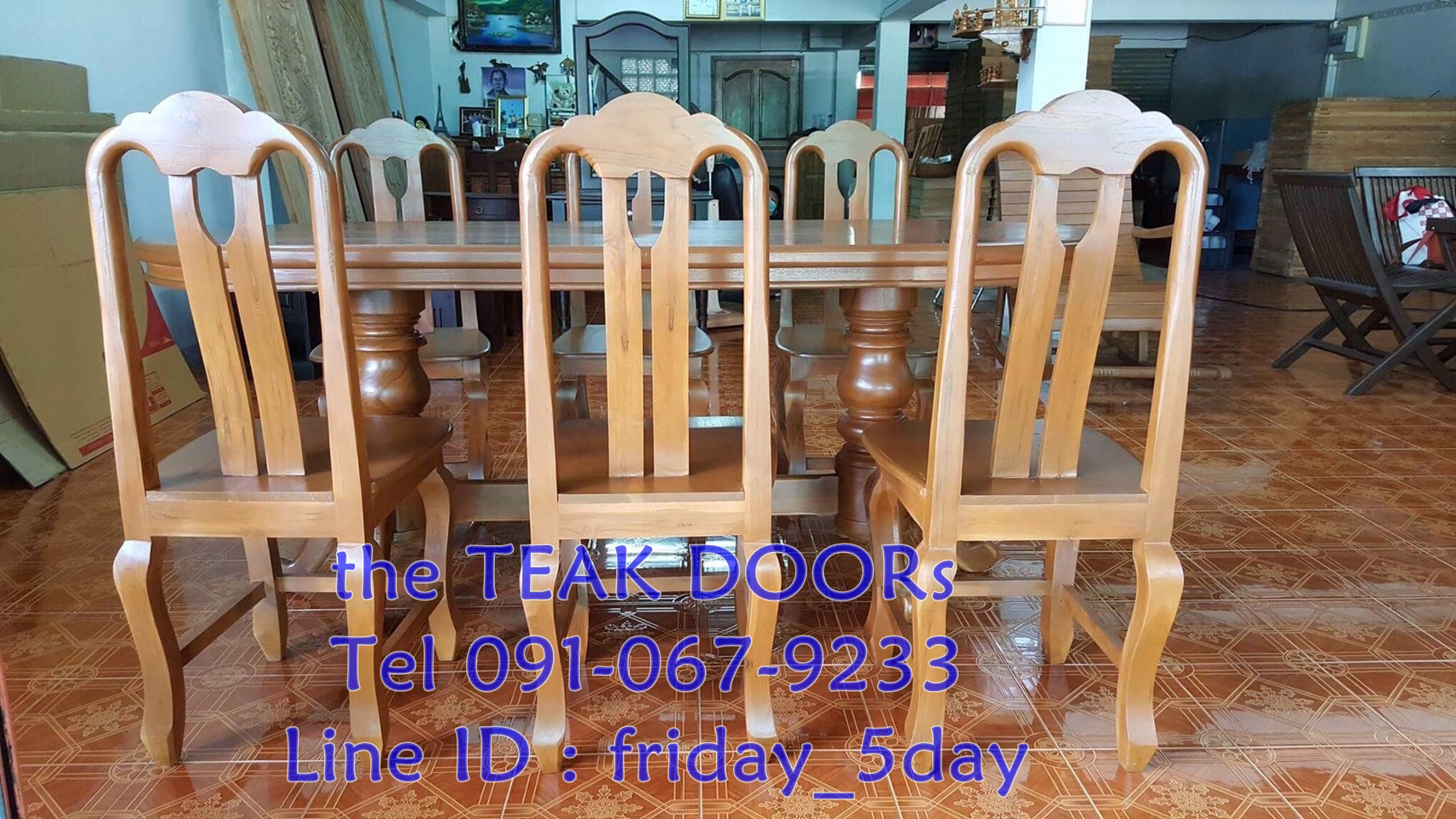 โต๊ะอาหารวงรี และ เก้าอี้ 6 ตัว