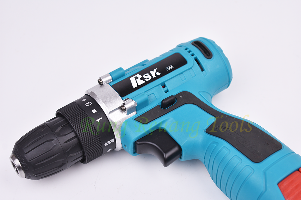 RSK สว่านไร้สาย 18V รุ่น 330DWE พร้อมแบตฯ 2 ก้อน และชุดอุปกรณ์