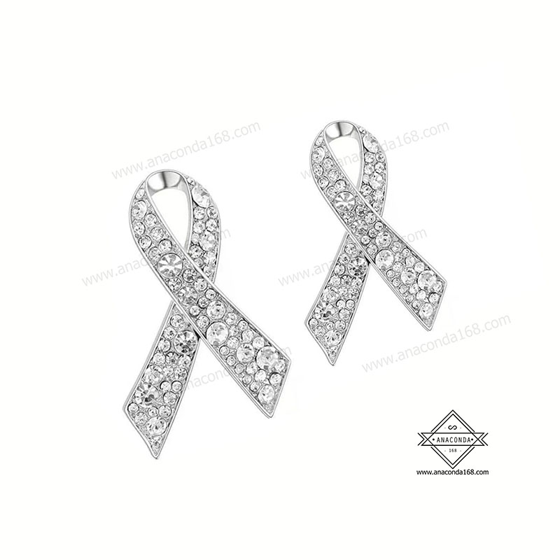 เข็มกลัดประดับเพชร