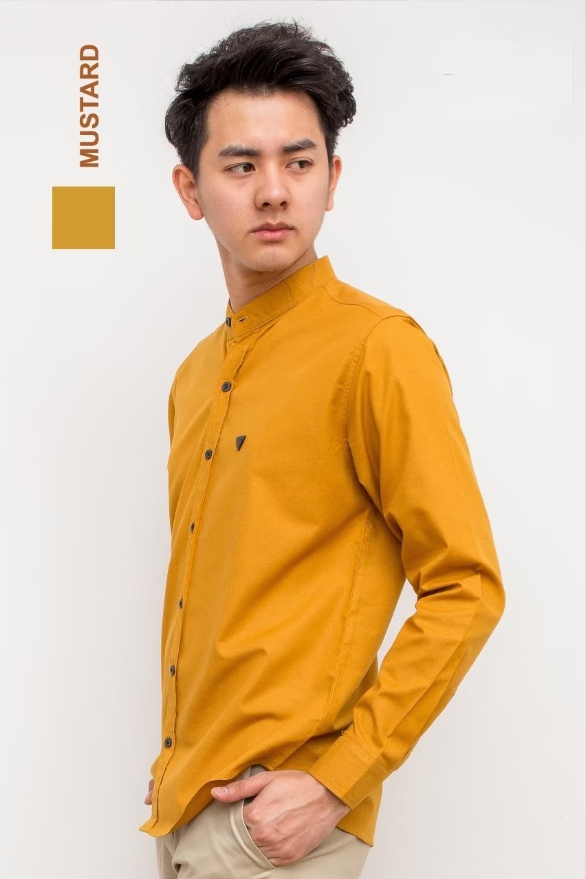 เสื้อเชิ้ตผู้ชายแขนยาวคอจีนทรง Silmfit สีเหลืองมัสตาร์ด