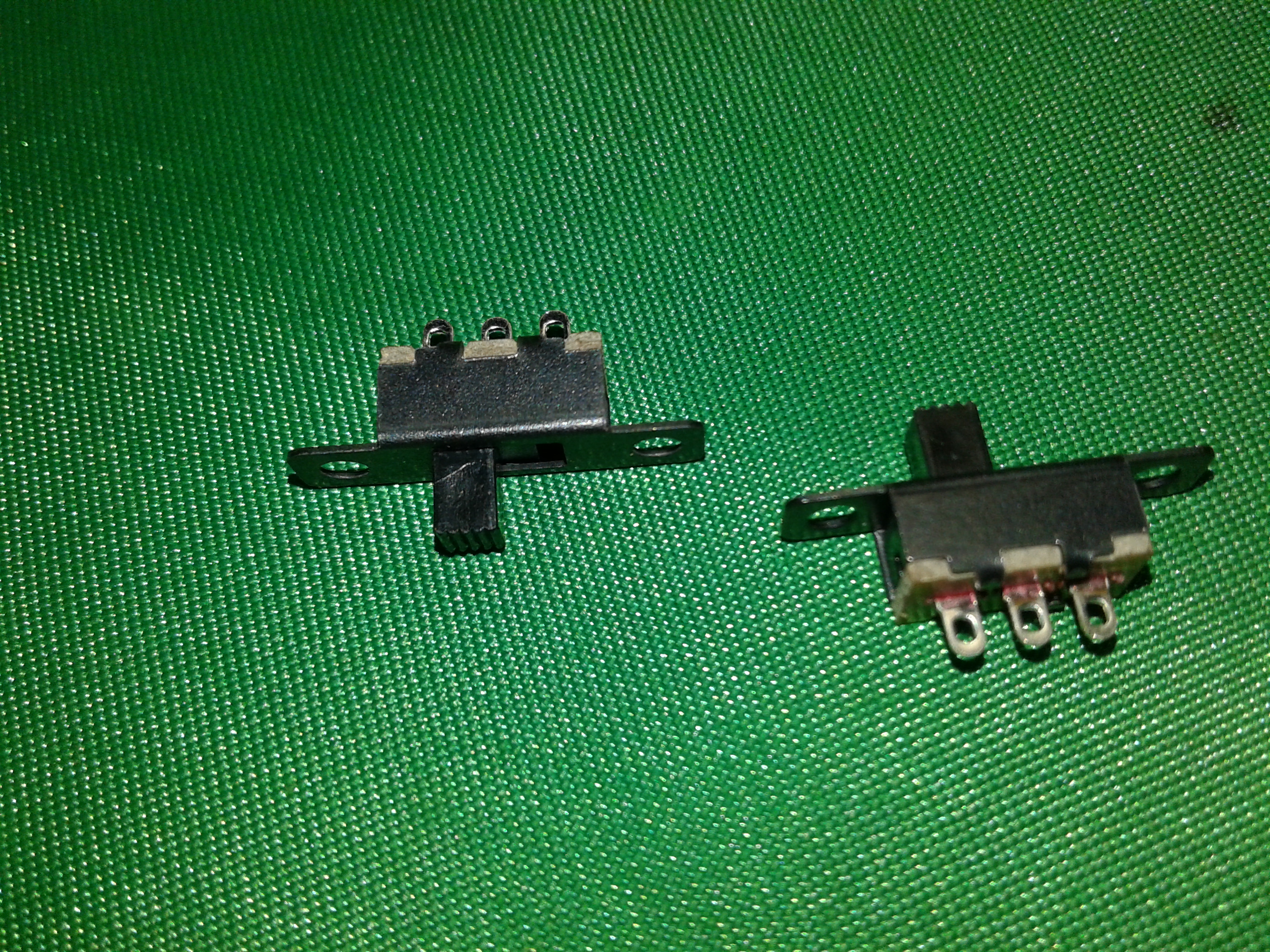 สวิทย์ on-off แบบเลื่อน ตัวเล็กอย่างดี