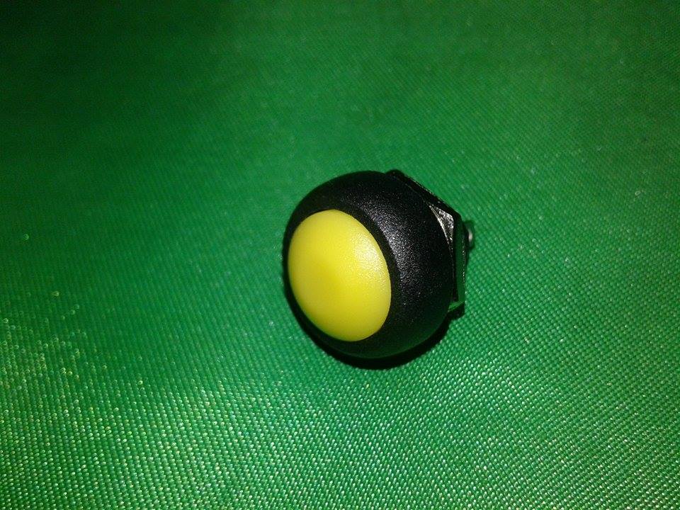 ปุ่มกดติดปล่อยดับ วัสดุABS ทนความร้อน แป้นบอล สีเหลือง