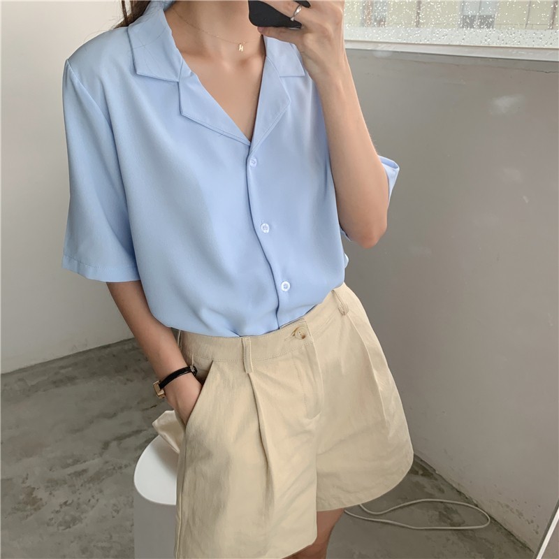 พร้อมส่ง : เสื้อเชิ้ตแขนสั้นทรงฮาวายสีฟ้า