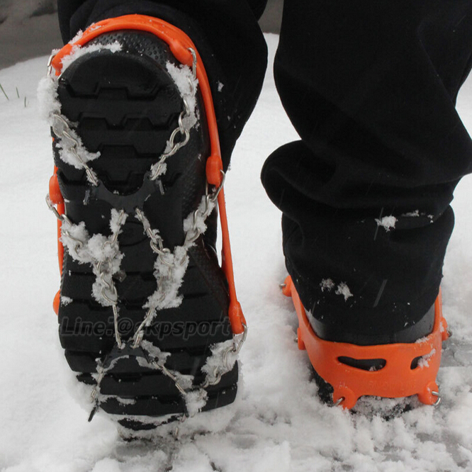 CRAMPONS รัดรองเท้าเดินหิมะ พื้นน้ำแข็ง เดินป่า ปีนเขา