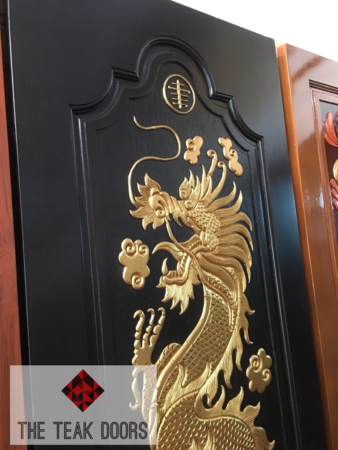 TD106 ประตูไม้สัก บานเดี่ยว ลายมังกรหัวจีน ขนาด 80X200ซม.