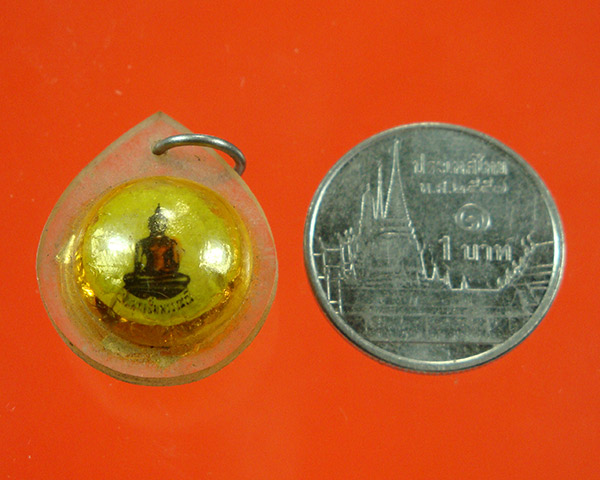 ลูกอมเทียนชัย หลวงพ่อพุทธสัมพรรณณี สวยเก่าเลี่ยมเดิม น่าบูชาครับ