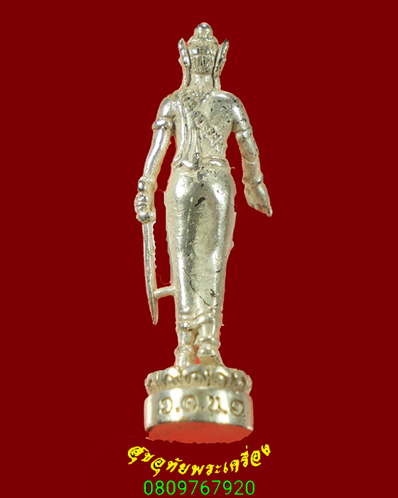 462.รูปหล่อเจ้าแม่จามเทวี รุ่น1 วัดพระธาตุดอยน้อย จ.เชียงใหม่ ปี56 เนื้อกะไหล่เงิน สวยกริ๊บกล่องเดิม