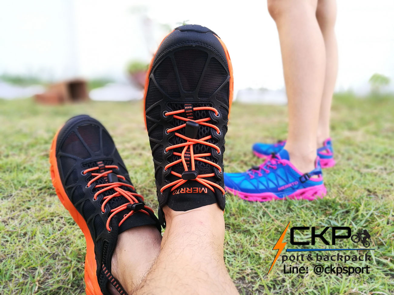 รองเท้าลุยน้ำ รองเท้าแห้งเร็ว Merrto 7225 สีดำส้ม