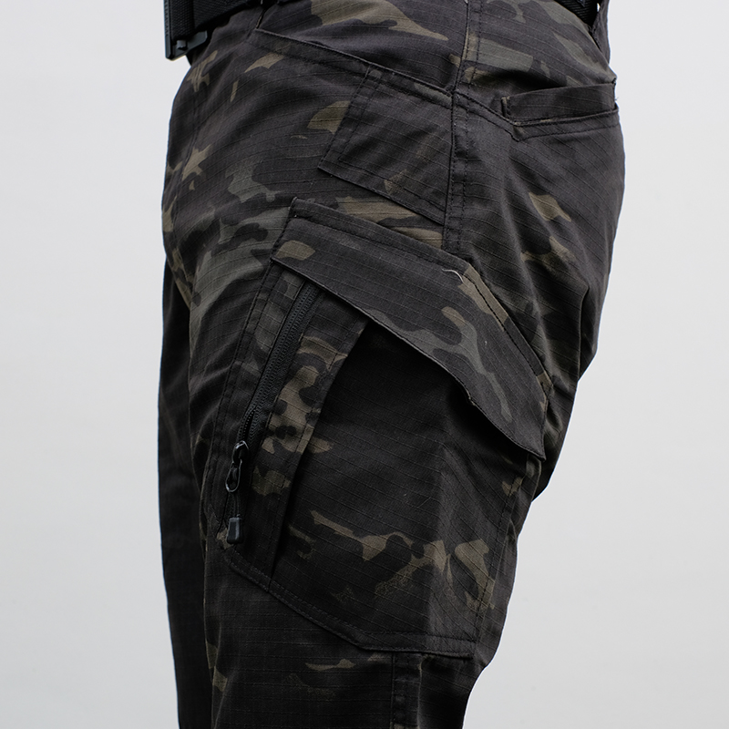 กางเกงยุทธวิธีแบรนด์ The Tank รุ่น IX9c เนื้อผ้าริปสต๊อป กางเกงใส่เดินป่า กางเกงขับบิ๊กไบค์ กางเกงทำงานภาคสนาม (ลายพรางดำ)