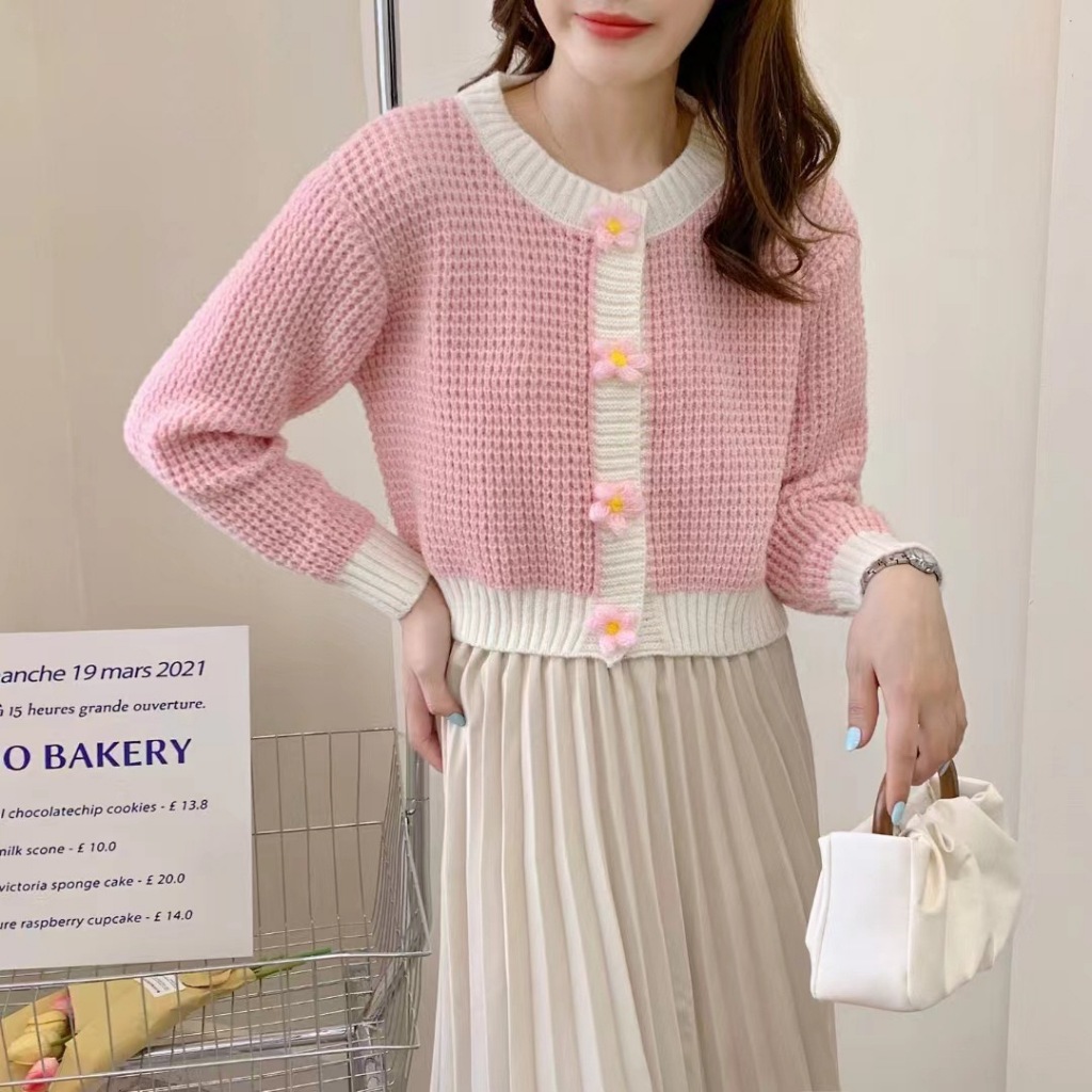 พร้อมส่ง : เสื้อกันหนาวสเวตเตอร์สีพื้นกระดุมดอกไม้