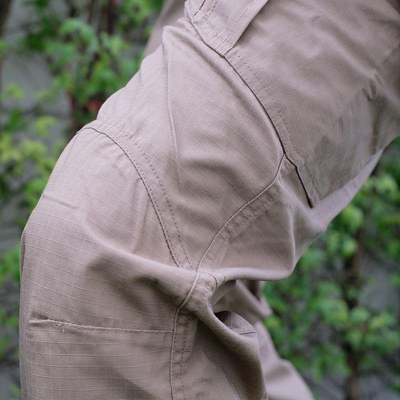 กางเกงยุทธวิธีแบรนด์ The Tank รุ่น IX9c เนื้อผ้าริปสต๊อป กางเกงใส่เดินป่า กางเกงขับบิ๊กไบค์ กางเกงทำงานภาคสนาม (สีกากี)