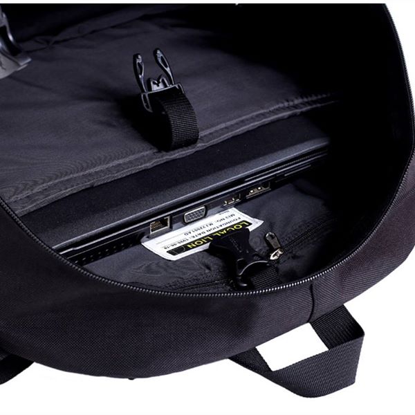 Local Lion เป้สะพายหลัง backpack สีแดง ขนาด 40L รุ่น068 แถมฟรี มีดการ์ด