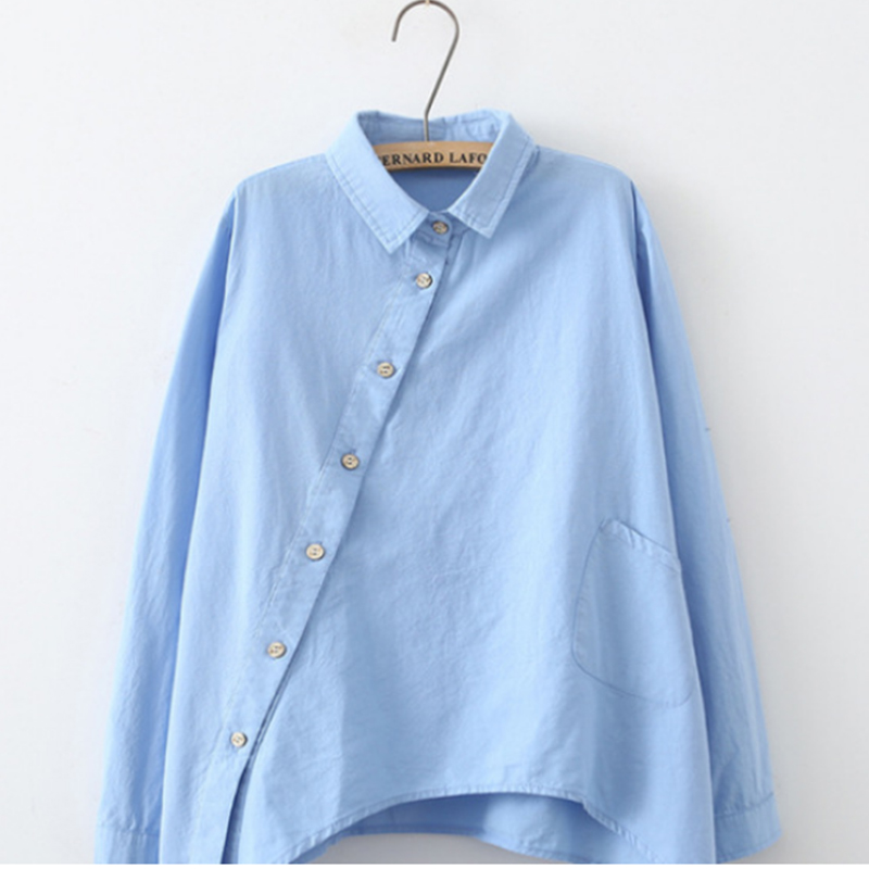 เสื้อเชิ้ตผ้าฝ้ายกระดุมเฉียงสีฟ้า