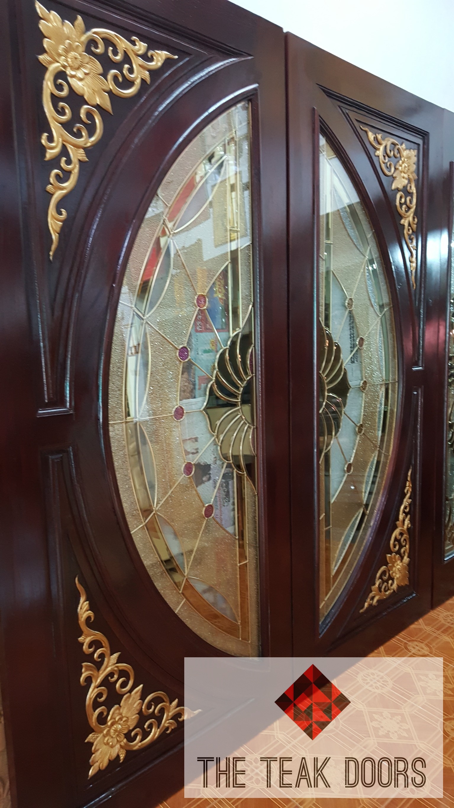 ประตูไม้สัก กระจกสเตนกลาส ชุด 4 ชิ้น (บานเปิด-ปิด)