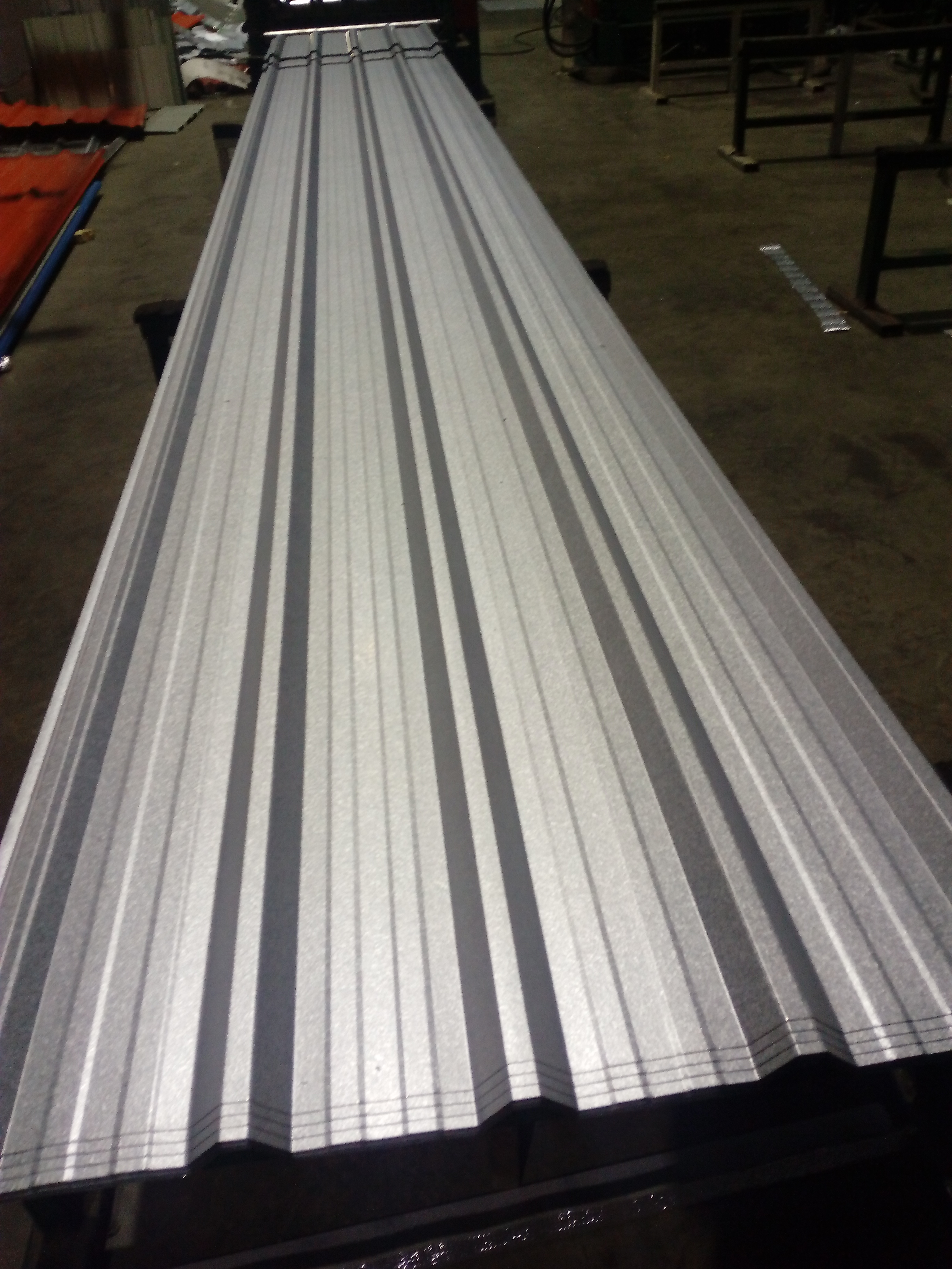 เมทัลชีทแผ่นตรงอลูซิงค์หนา0.20มิล หน้ากว้าง 76 ซม./เมตรละ