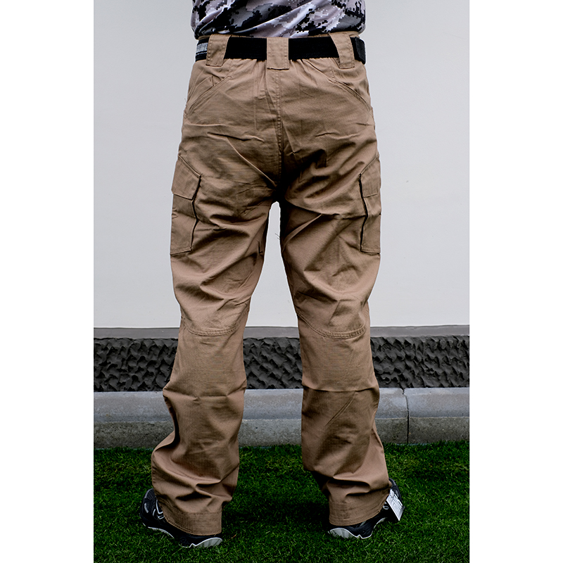 กางเกงยุทธวิธีแบรนด์ The Tank รุ่น IX9c เนื้อผ้าริปสต๊อป กางเกงใส่เดินป่า กางเกงขับบิ๊กไบค์ กางเกงทำงานภาคสนาม (สีน้ำตาล)