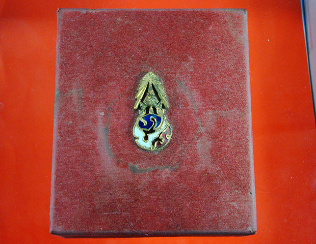 ล็อกเก็ตอุดผงพิมพ์ใหญ่หลวงปู่เต็ม วัดนิมมานรดี บางแค กทม ปี 30 มีกล่องเดิมครับ