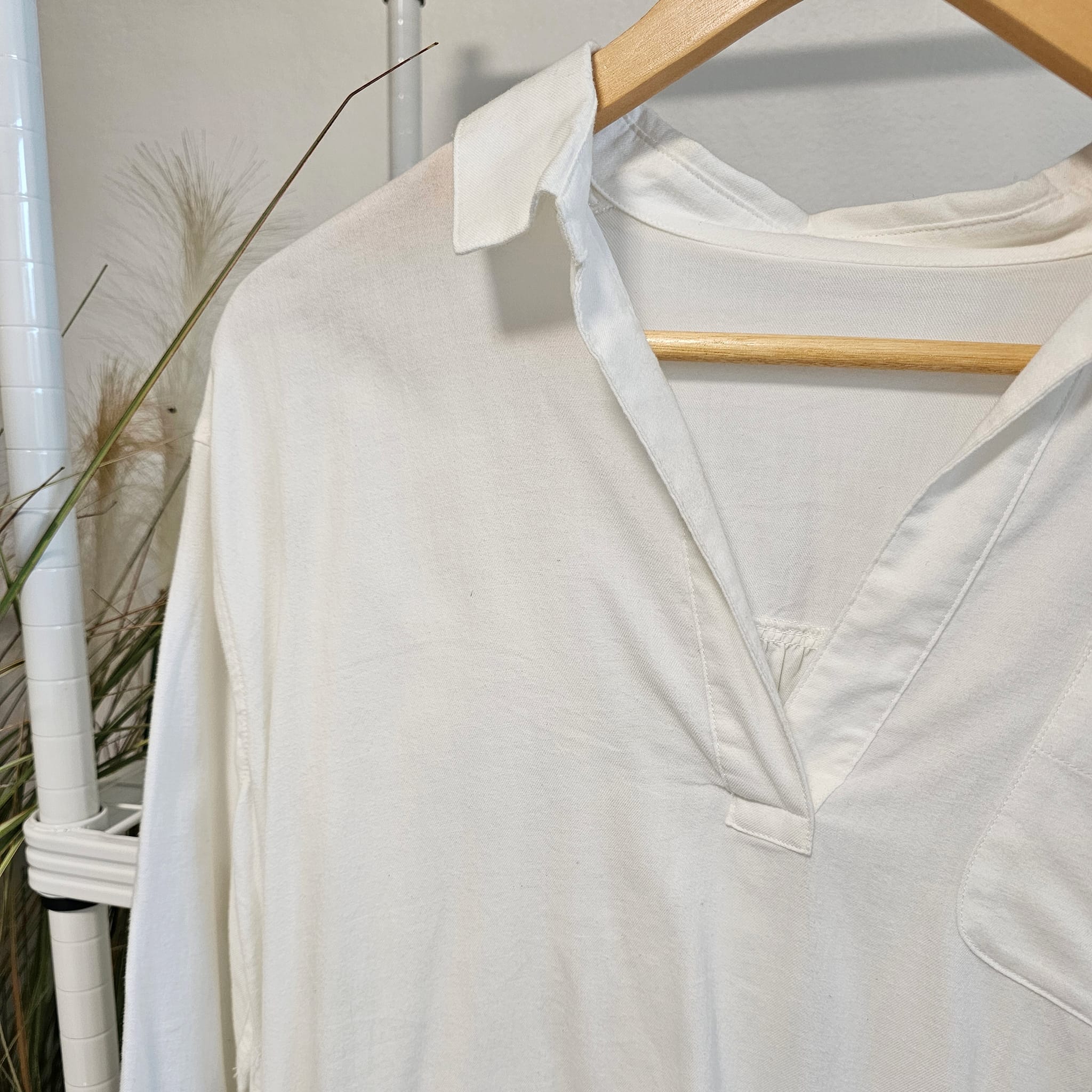 เสื้อเชิ้ตคอวีผ้าฝ้ายเนื้อcotton brush