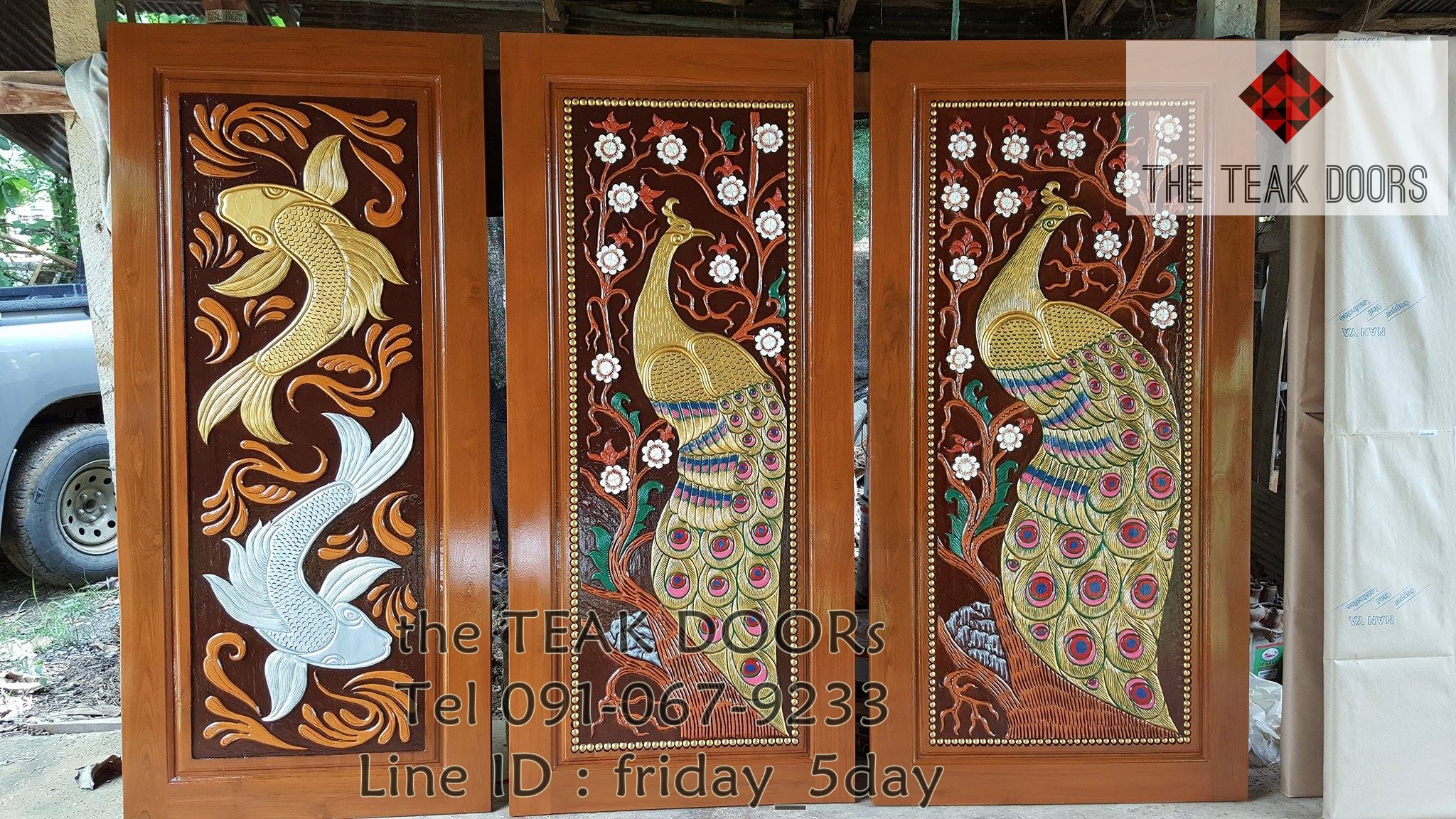 TD113 ประตูไม้สัก บานเดี่ยว ลายนกยูงกับดอกไม้ ขนาด 80X200ซม.