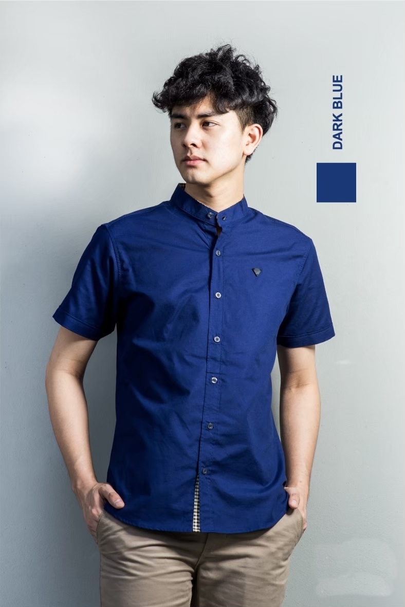 เสื้อเชิ้ตผู้ชายคอจีนแขนสั้นทรง Silmfit สีกรมท่า