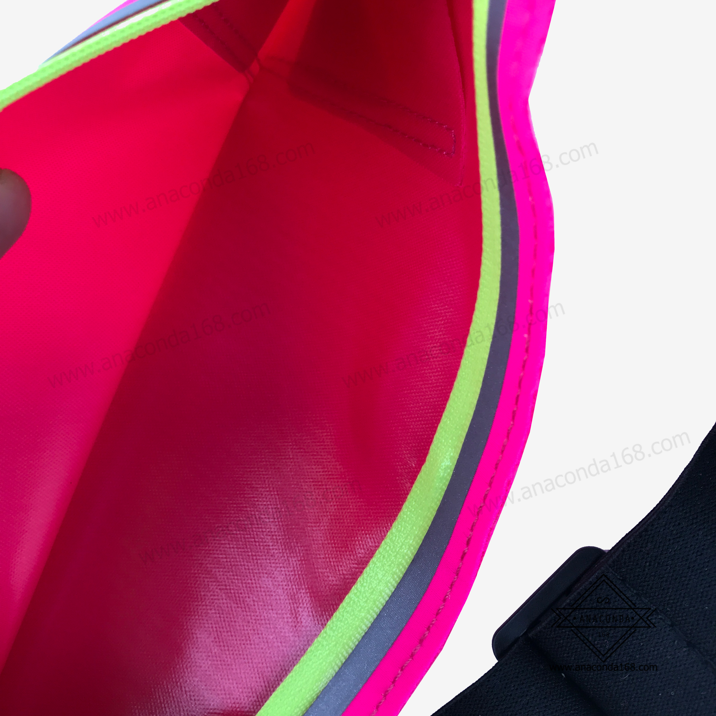 กระเป๋าคาดเอวสปอร์ตทรงเหลี่ยมสีพื้น