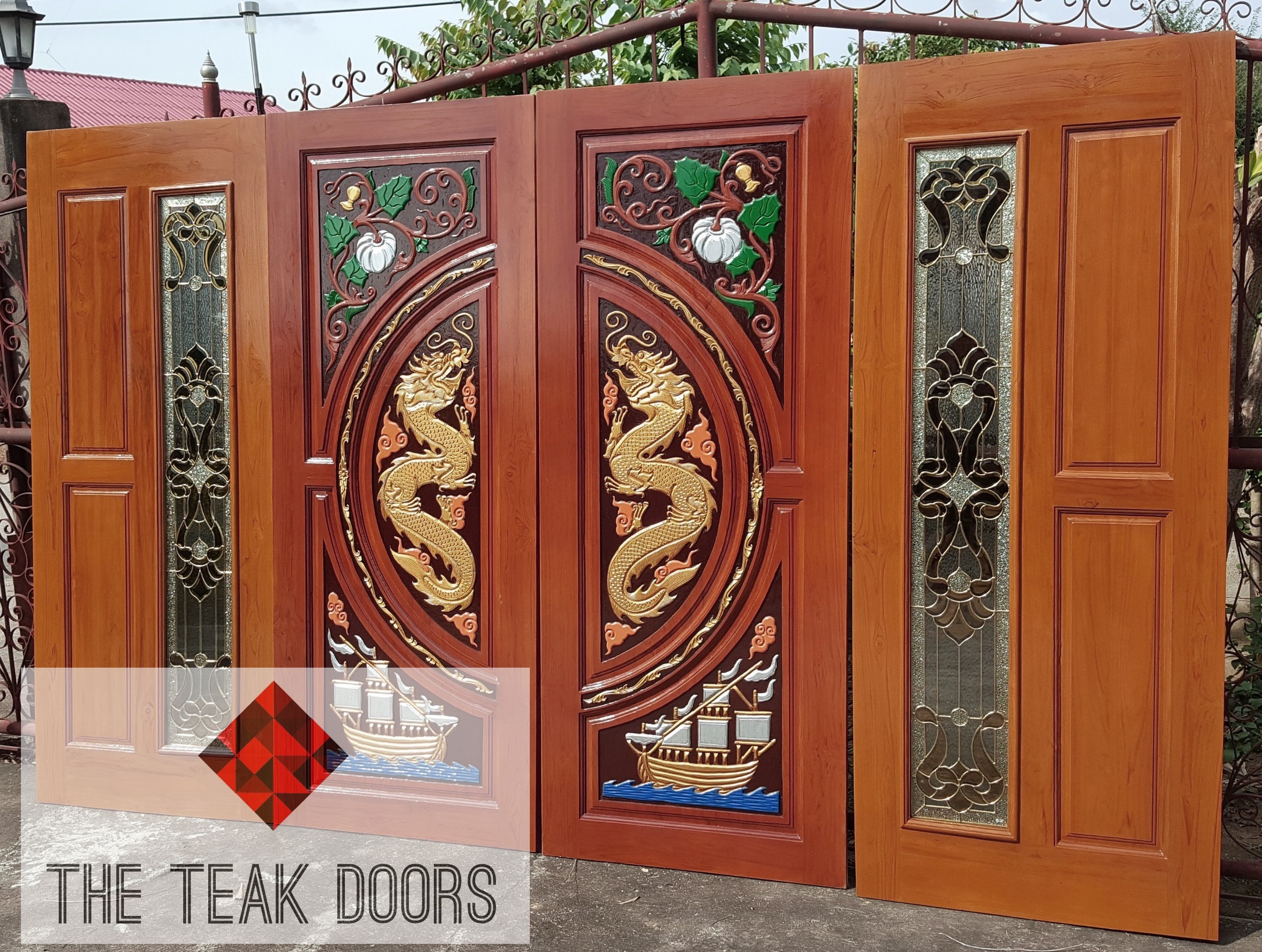 ประตูไม้สัก ข้างกระจกสเตนกลาส ชุด 4 ชิ้น (บานเปิด-ปิด)