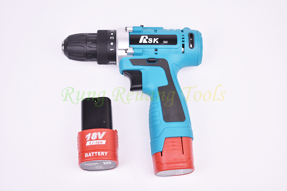 RSK สว่านไร้สาย 18V รุ่น 330DWE พร้อมแบตฯ 2 ก้อน และชุดอุปกรณ์