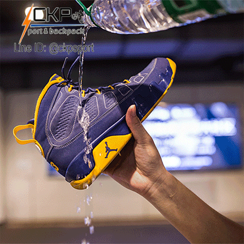 สเปรย์กันน้ำ MAGIC อเนกประสงค์ กันน้ำระดับนาโน ใช้ สเปรย์เคลือบรองเท้า หรือเสื้อผ้าที่ต้องการให้กันน้ำได้