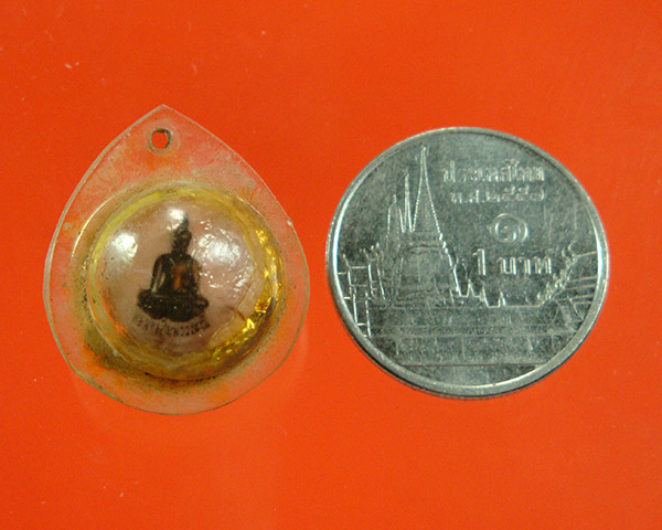 ลูกอมเทียนชัย หลวงพ่อพุทธสัมพรรณณี สวยเก่าเลี่ยมเดิม น่าบูชาครับ