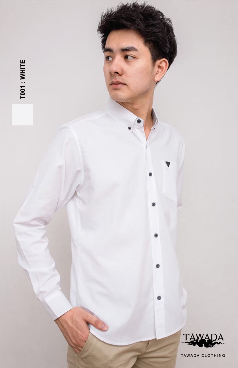 เสื้อเชิ้ตผู้ชายแขนยาวคอปกทรง Silmfit สีขาว