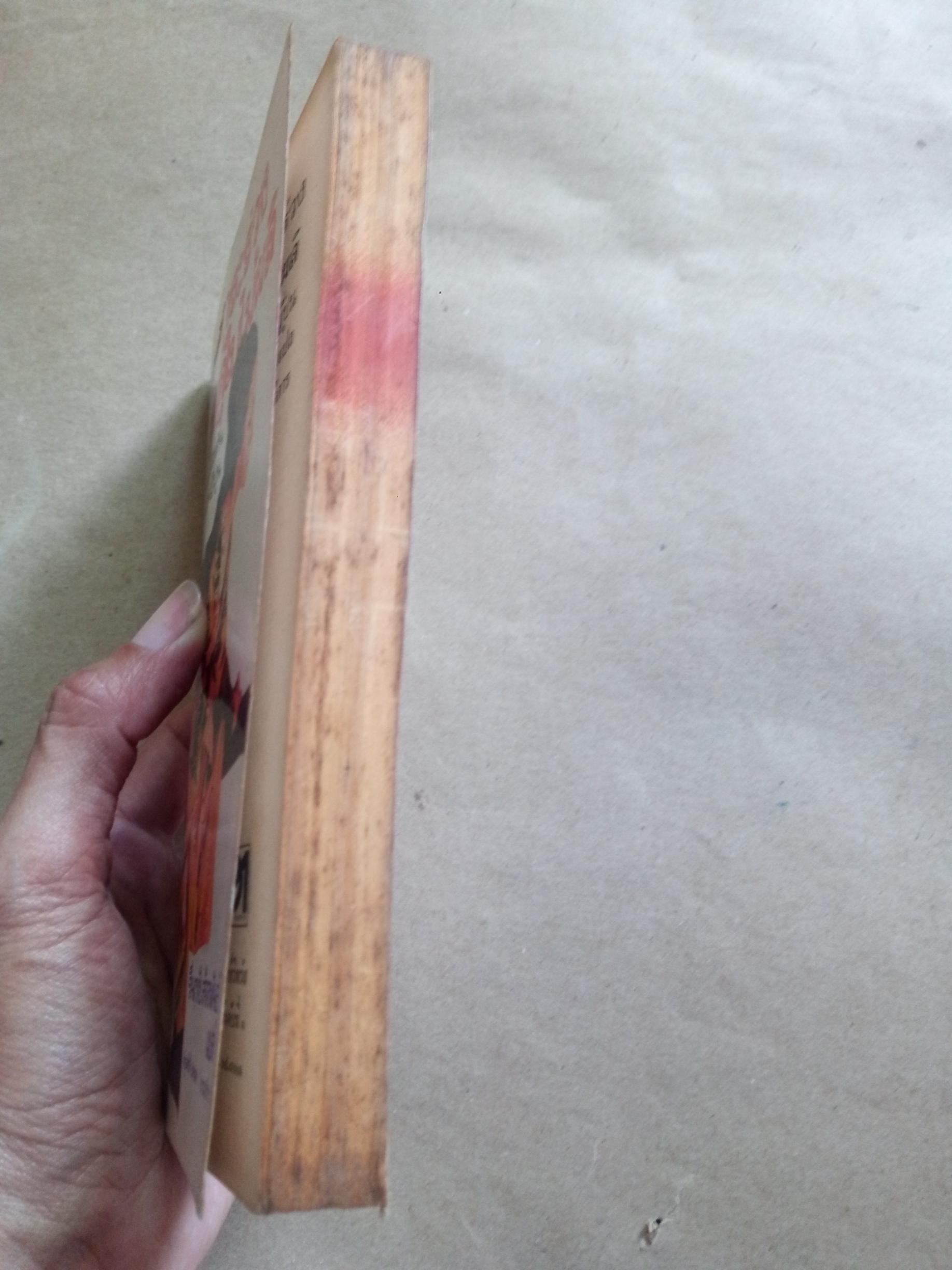 ซากุระร่วงในฤดูใบไม้ผลิ