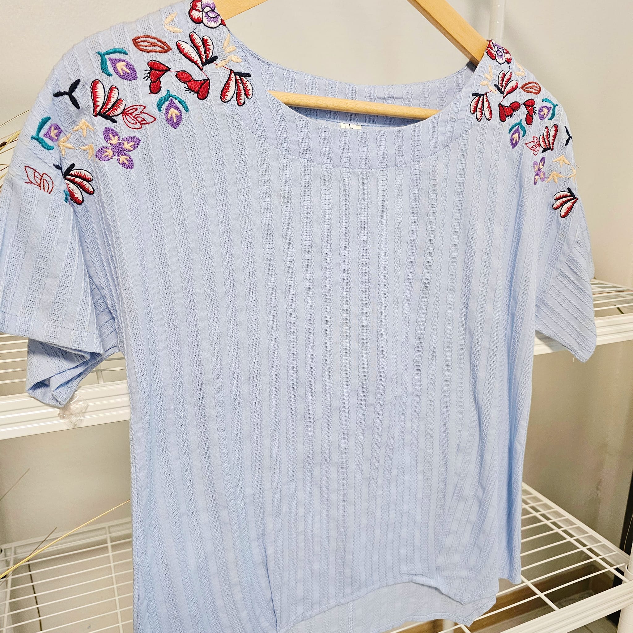 เสื้อผ้าฝ้ายเนื้อนุ่มปักลายดอกไม้-สีฟ้า