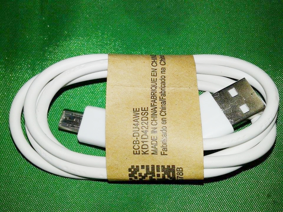 สายชาร์ทและดาต้า USB OEM HTCแท้ หัวซัมซุง ความยาว 90 เซนติเมตร