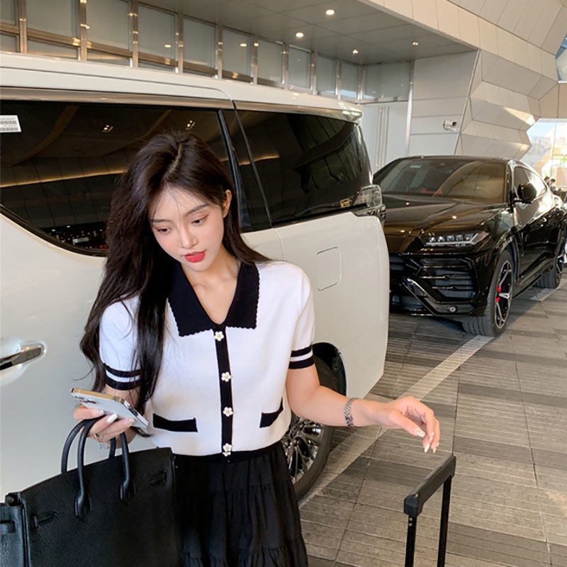 พร้อมส่ง : เสื้อเชิ้ตคอปกไหมพรมแขนสั้นแต่งกระดุมดอกไม้เอวจั๊ม
