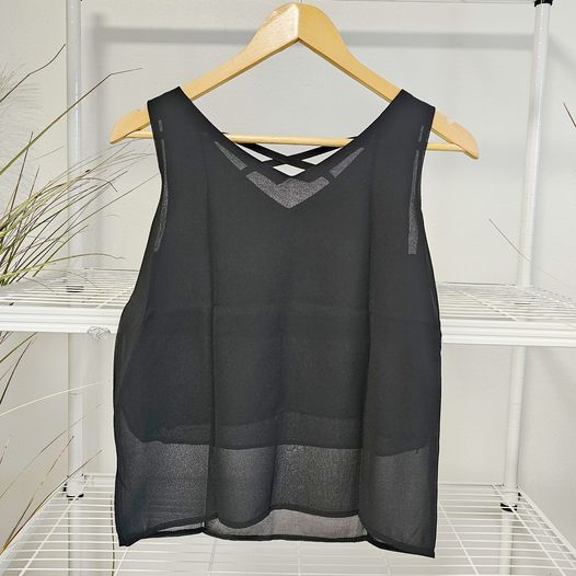 เสื้อสายเดี่ยวหลังไขว้