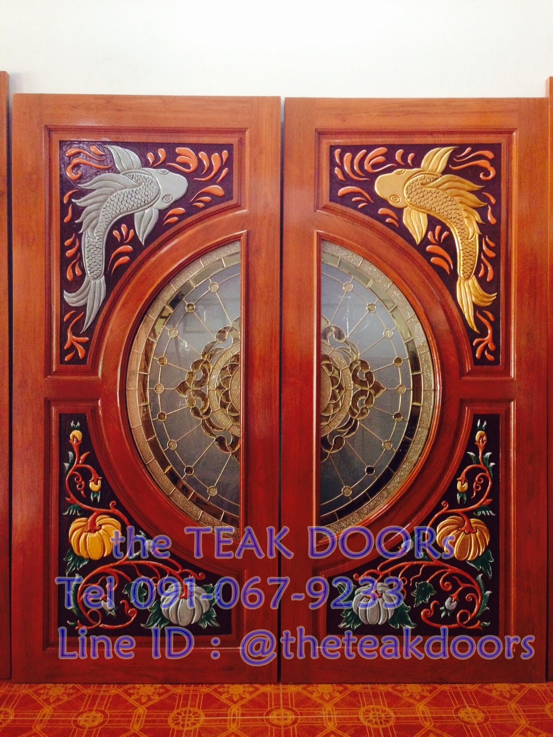 ประตูไม้สัก กระจกสเตนกลาสเล็ก บนปลาล่างฟักทอง ขนาด 180X200 ซม.