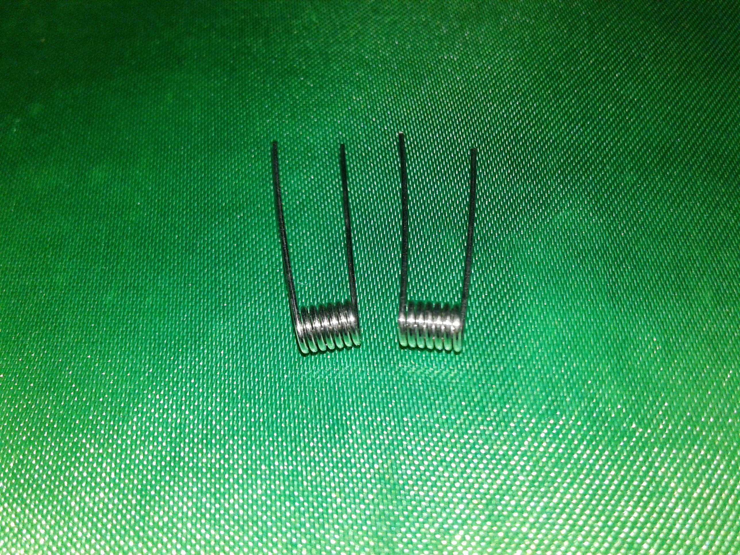 ลวดนิโครมสำเร็จรูป NI80 ขนาด0.6 22AWG (10บาทได้1คู่ 2ตัว)