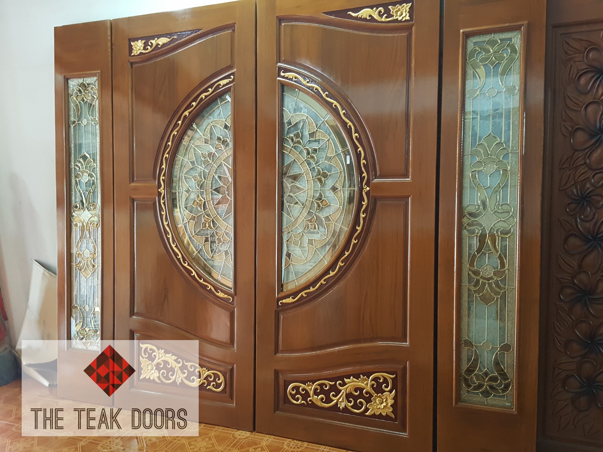 ประตูไม้สัก กระจกสเตนกลาส ชุด 4 ชิ้น (บานเปิด-ปิด)