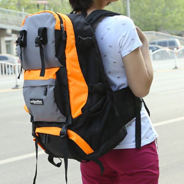 Local Lion เป้สะพายหลัง backpack สีแดง ขนาด 40L รุ่น068 แถมฟรี มีดการ์ด