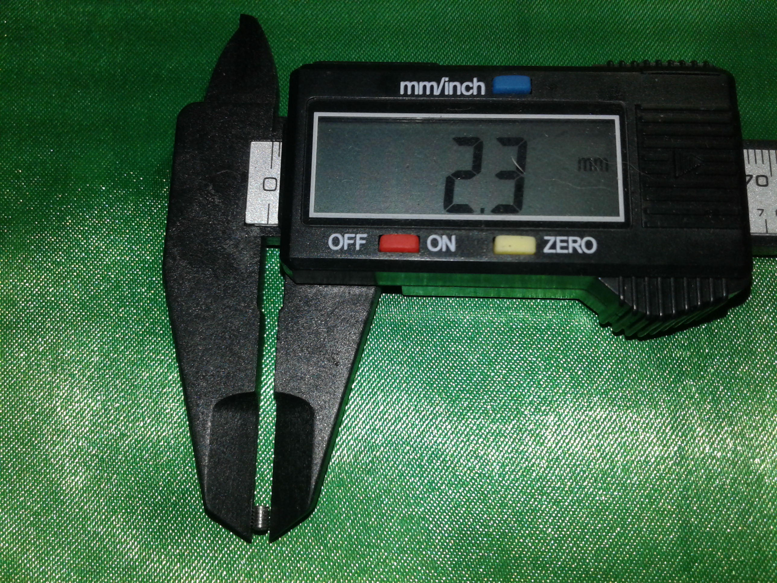 น็อตตัวหนอนหัวหกเหลี่ยม แสตนเลส304 ขนาด M2.5*3มม.