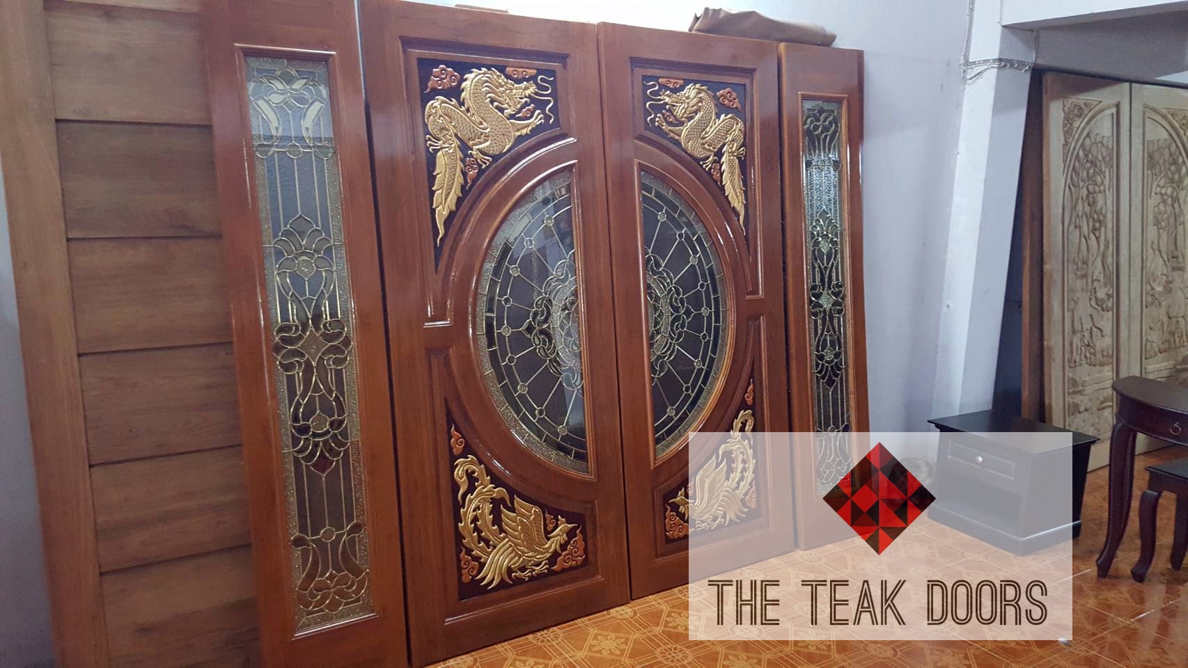 ประตูไม้สัก กระจกสเตนกลาส ชุด 4 ชิ้น (บานเปิด-ปิด)