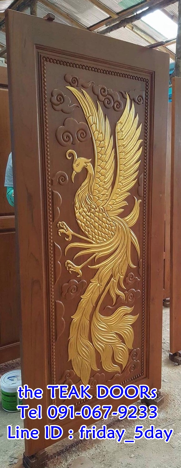 TD105 ประตูไม้สัก บานเดี่ยว ลายหงส์ทอง ขนาด 80X200ซม.