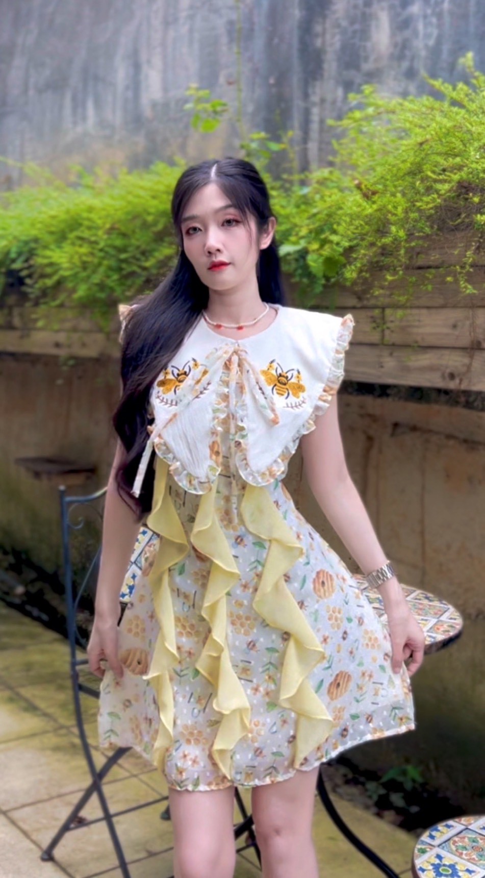 พร้อมส่ง : เดรสคอปกใหญ่ปักลายแต่งโบว์ลายน่ารักๆ