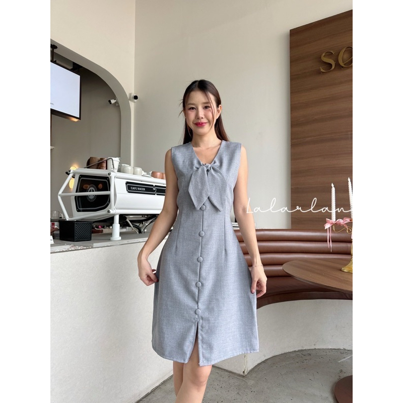 พร้อมส่ง : เดรสสายเดี่ยวแขนกุดคอแต่งโบว์หูกระต่าย