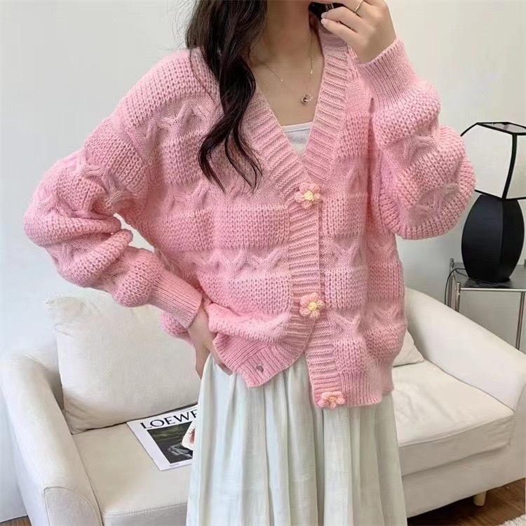 พร้อมส่ง : เสื้อกันหนาวสเวตเตอร์คอกลมลายถักสีพื้นกระดุมดอกไม้