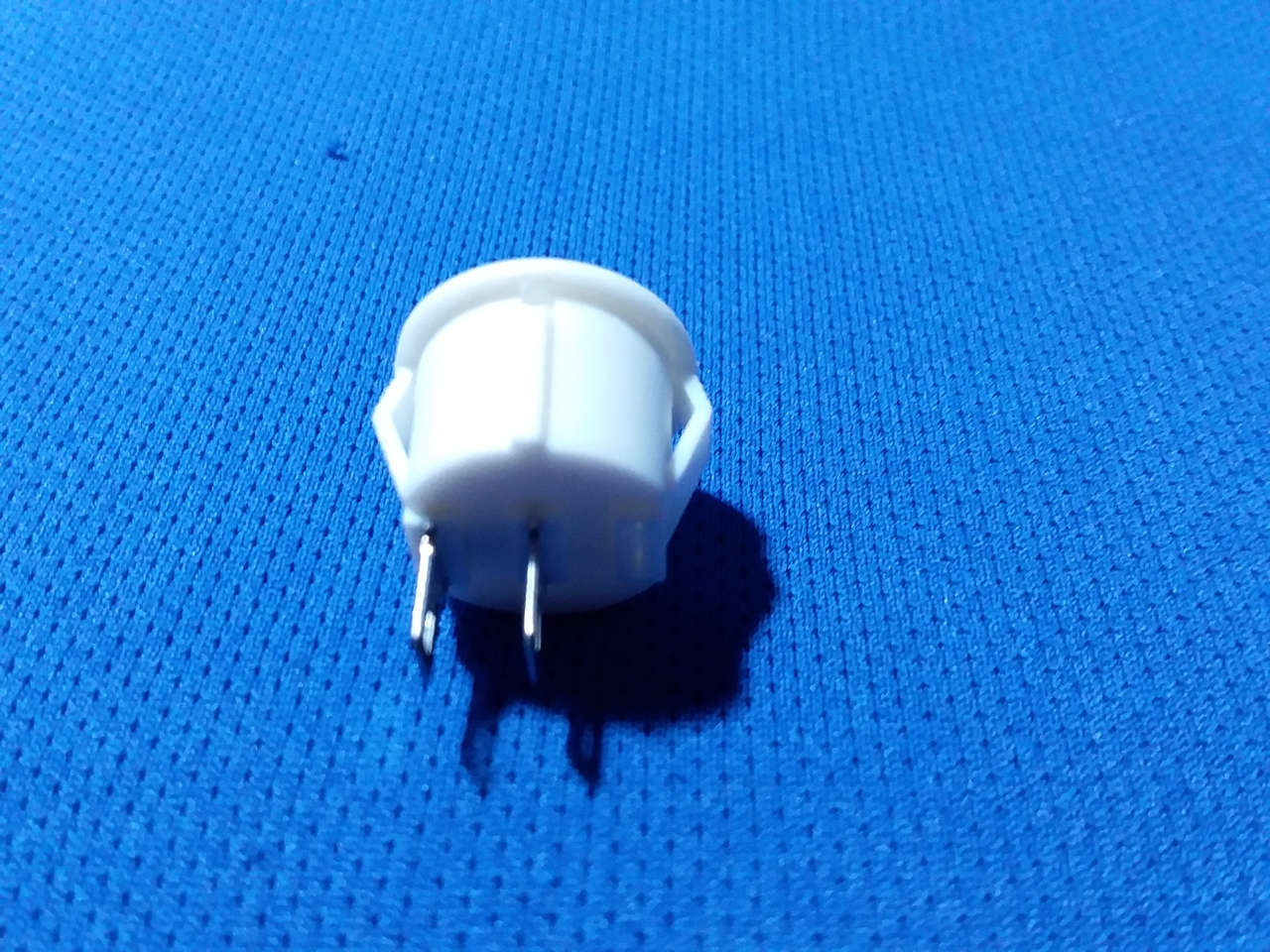 สวิทซ์ เปิดปิด on-off สีขาว แบบกลม เจาะรูติดตั้งง่าย 15มม.