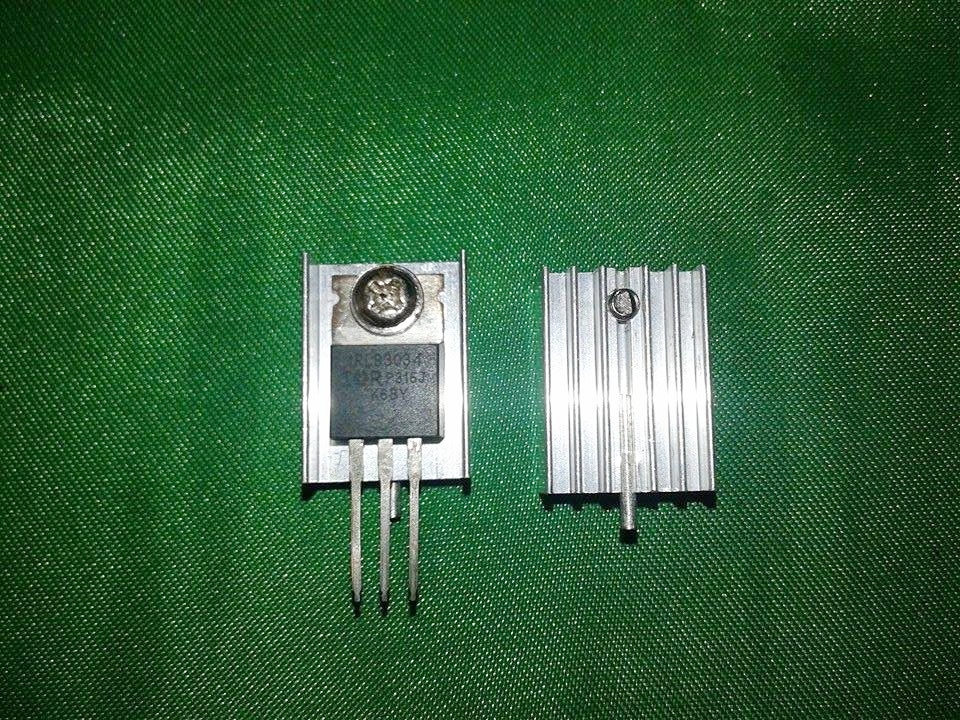 ฮีทซิงค์ ระบายความร้อนมอสเฟต MOSFET HEATSINK 15x20x10 mm มาพร้อมน็อตยึด