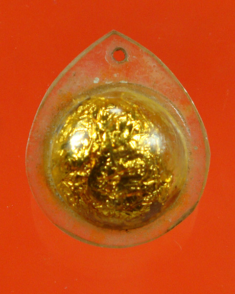 ลูกอมเทียนชัย หลวงพ่อพุทธสัมพรรณณี สวยเก่าเลี่ยมเดิม น่าบูชาครับ